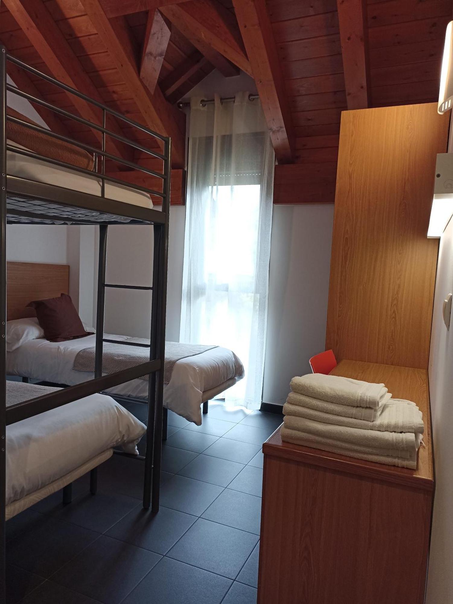 Albergue Francisco Giner De Los Rios Villablino Kültér fotó